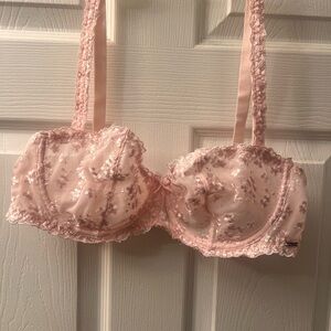 la Vie en Rose Light Pink Lacey Bra - 38 C